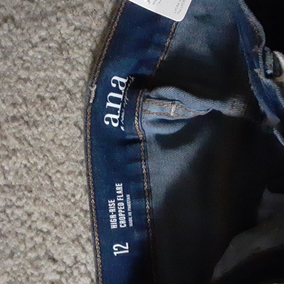 High Rise Cropped Flare NWT - Picture 6 of 7